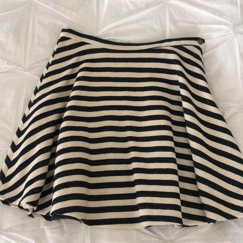 Woman’s black & beige stripped skirt!
